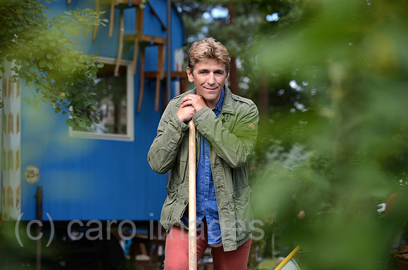 0MW120827D003CARO.JPG