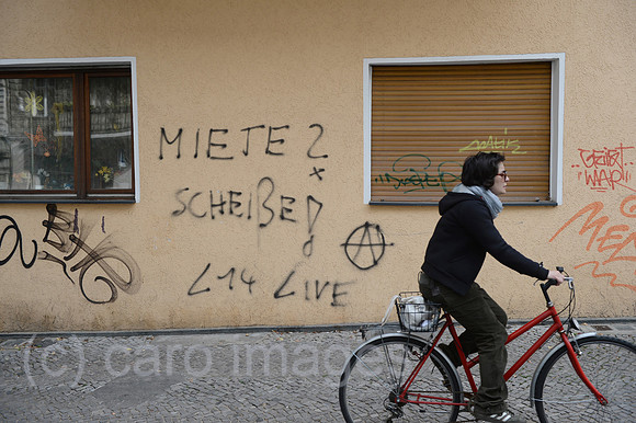 0MW120925D004CARO.JPG