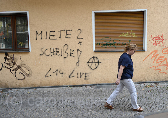 0MW120925D003CARO.JPG