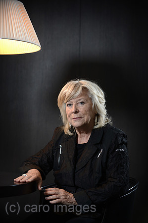 0MW121116D008CARO.JPG