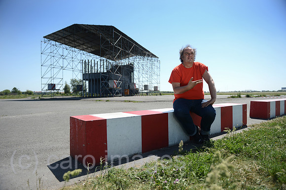 0MW120525D008CARO.JPG