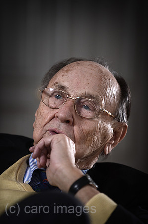 0MW121128D008CARO.JPG