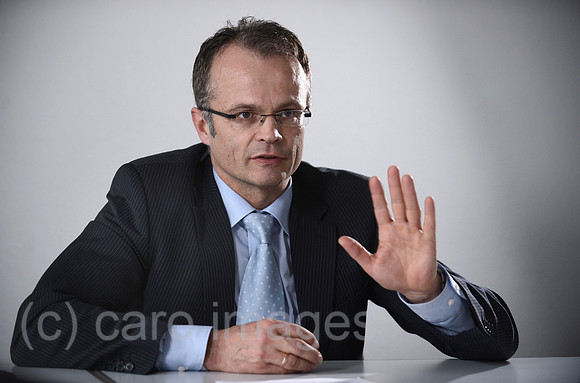 0MW121213D008CARO.JPG
