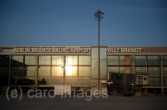 0MW130306D005CARO.JPG