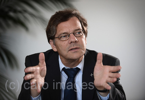 0MW120822D002CARO.JPG