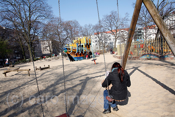 0FB120328D002CARO.JPG