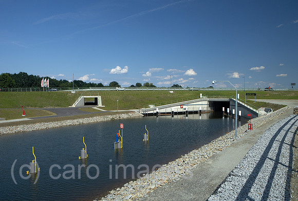00R130612D075CARO.JPG