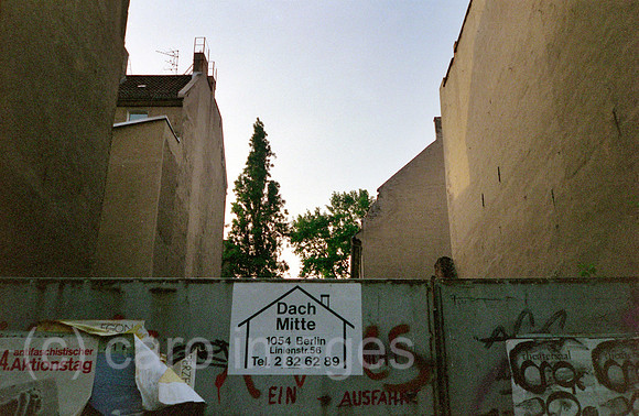 00P920620A137CARO.JPG