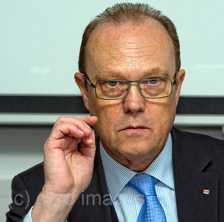 EBS12030382CARO.JPG