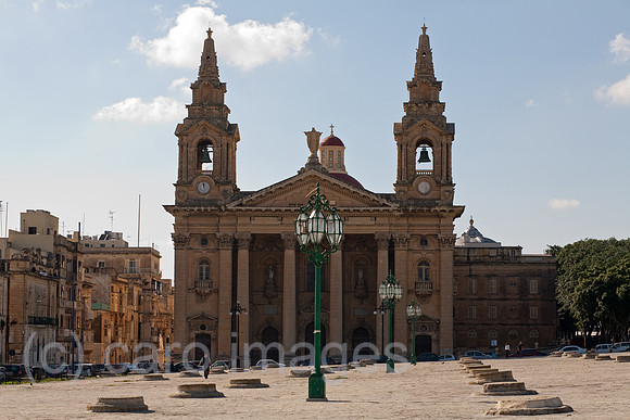 0SP091127D284CARO.JPG