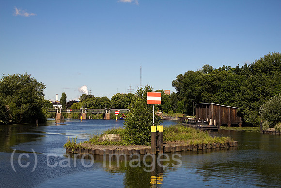 0SP100616D002CARO.JPG