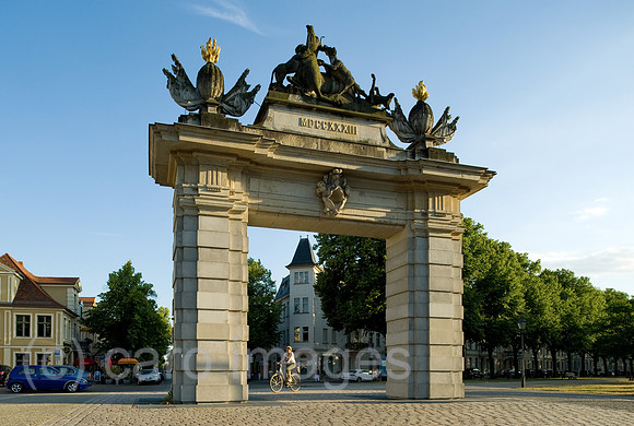 0CE100624D002CARO.JPG