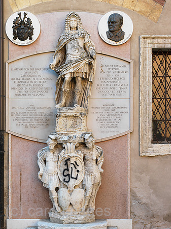 0JL110722D083CARO.JPG