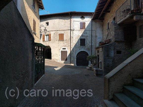 0JL100802D032CARO.JPG