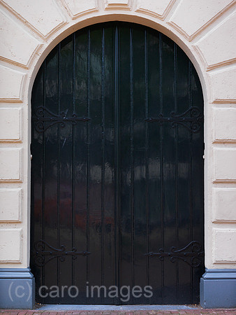 0JL120524D077CARO.JPG