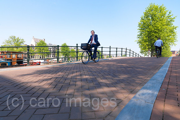 0JL120524D053CARO.JPG