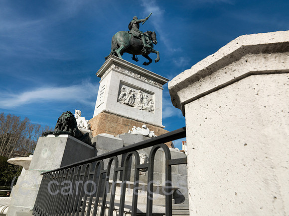0JL100316D105CARO.JPG