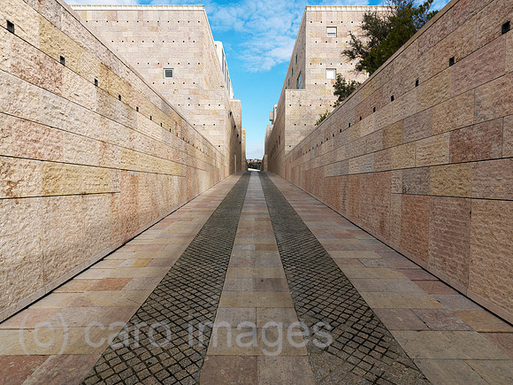 0JL110310D053CARO.JPG