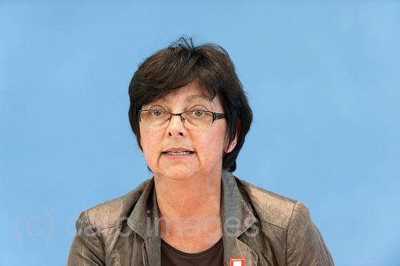 00Y100824D057CARO.JPG