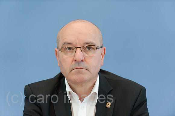 00Y100824D056CARO.JPG