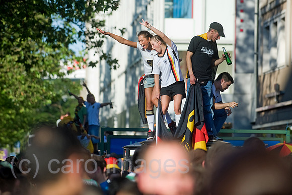 0CK100627D021CARO.JPG