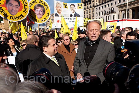 0DB120305D028CARO.JPG
