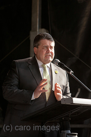 0DB120305D055CARO.JPG