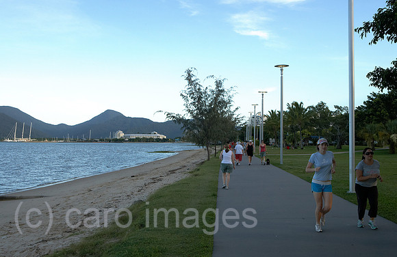00R091209D070CARO.JPG