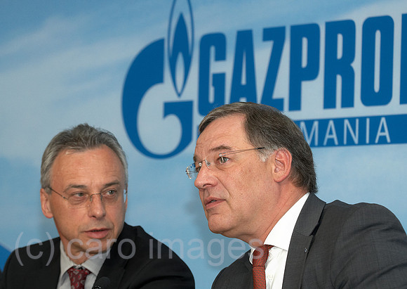 00R120620D074CARO.JPG