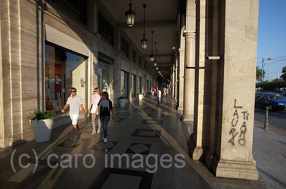 00R120530D092CARO.JPG