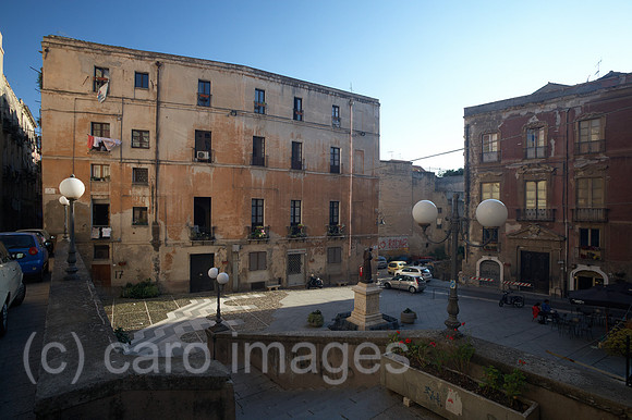 00R120530D079CARO.JPG