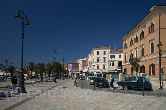 00R120525D018CARO.JPG