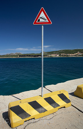 00R120523D107CARO.JPG