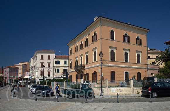 00R120525D017CARO.JPG