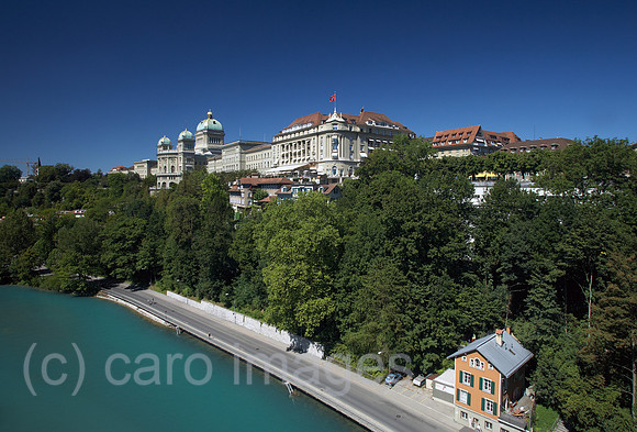 00R120827D005CARO.JPG