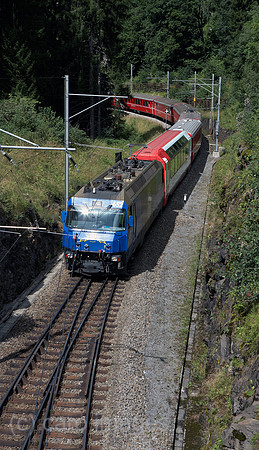 00R120823D076CARO.JPG