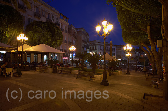 00R120530D107CARO.JPG
