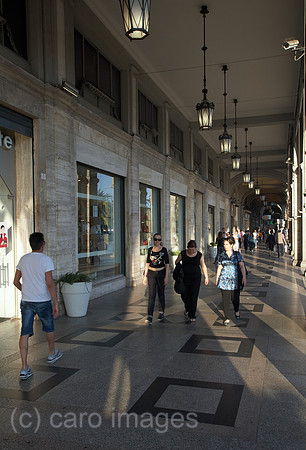 00R120530D098CARO.JPG