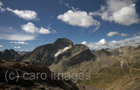 00R120829D049CARO.JPG