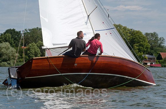 0CE110709D002CAROE.JPG