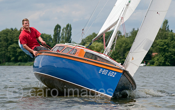 0CE110709D019CAROE.JPG