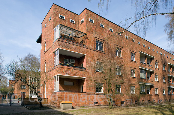 0CE110403D035CAROE.JPG