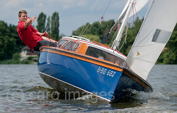 0CE110709D018CAROE.JPG