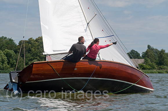 0CE110709D004CAROE.JPG