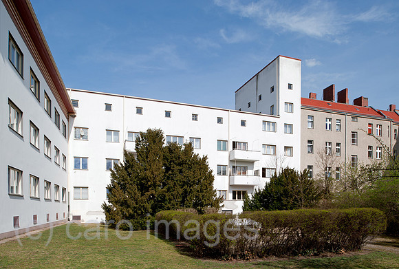 0CE110403D026CAROE.JPG