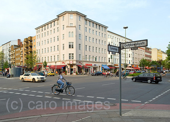 0CE110429D002CAROE.JPG