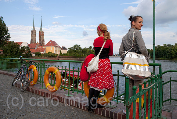 00X090621D021CARO.JPG