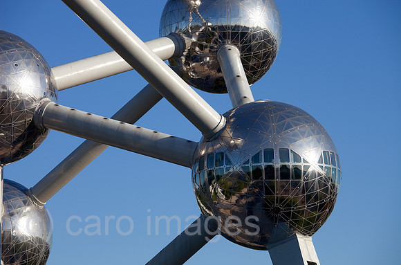 00X090831D043CARO.JPG