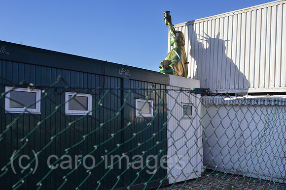 00P121228D050CARO.JPG