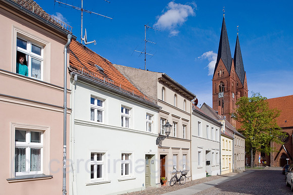 0CE100505D037CAROE.JPG